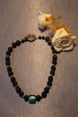 Material: Lava, Metall, Glasperle